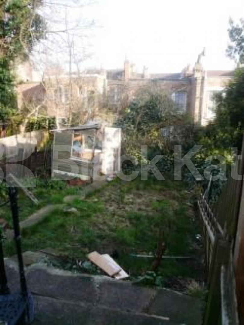 			LET BY BLACK KATZ, 3 Bedroom, 1 bath, 1 reception Flat			 Alexandra Gardens, MUSWELL HILL